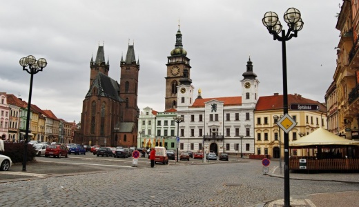 Hradec Králové, náměstí
Autor: Veronika Rejmanová Kompetence, slušnost a odpovědnost